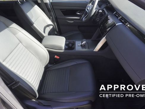 Used 2025 Land Rover Discovery Sport S image 23