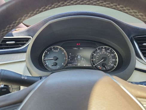 Used 2019 INFINITI QX50 Essential w/ Sensory Package image 11