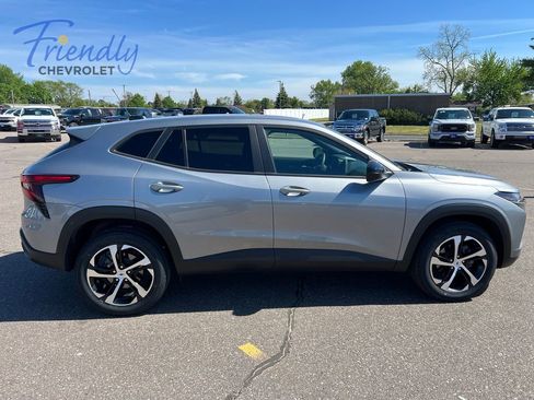 Certified 2024 Chevrolet Trax RS w/ Sunroof Package FWD image 8