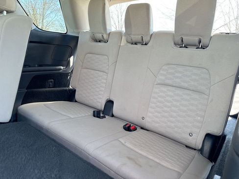 Used 2024 Nissan Pathfinder SV image 23