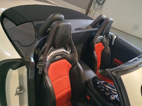 Used 2018 Mercedes-Benz AMG GT Roadster image 32