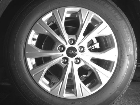 Used 2025 Ford Escape Active w/ Cold Weather Package FWD image 31