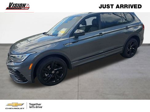 Used 2023 Volkswagen Tiguan SE R-Line AWD/4WD image 1