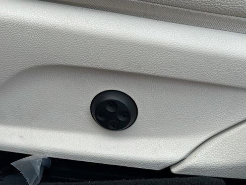 Used 2018 Mercedes-Benz E 300 w/ Premium 1 Package image 24