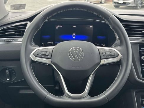 Used 2023 Volkswagen Tiguan SE image 21