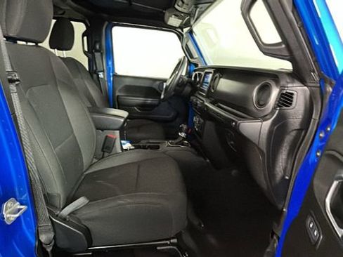 Used 2023 Jeep Wrangler Unlimited w/ Cold Weather Group AWD/4WD image 29