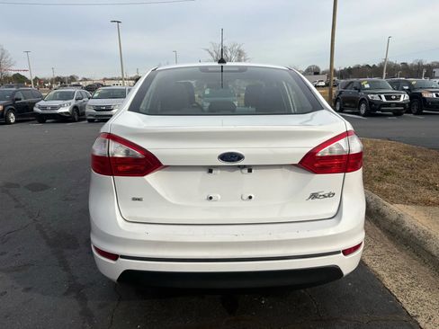 Used 2019 Ford Fiesta SE image 6