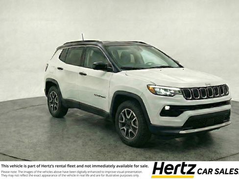 Used 2025 Jeep Compass Trailhawk AWD/4WD image 1