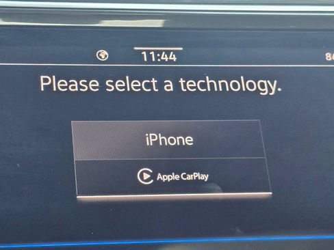 Used 2023 Volkswagen Tiguan SE FWD image 4