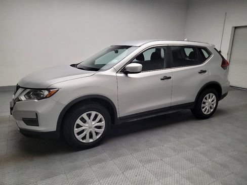 Used 2020 Nissan Rogue S FWD image 2