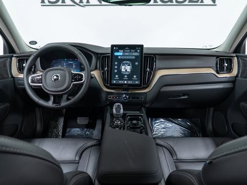 New 2026 Volvo XC60 B5 Ultra w/ Climate Package image 15