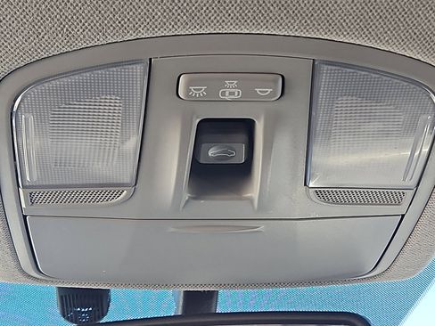 Used 2017 Hyundai Elantra Limited w/ Limited Tech Package 04 image 20