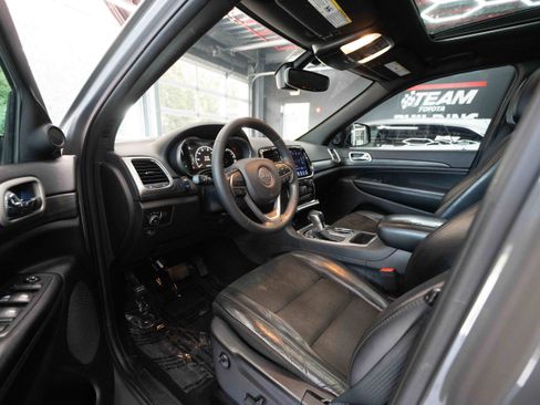 Used 2019 Jeep Grand Cherokee Altitude AWD/4WD image 8