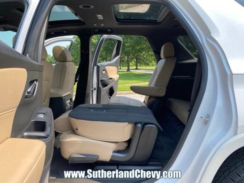 Used 2022 Chevrolet Traverse Premier AWD/4WD image 44