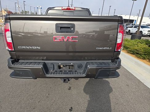 Used 2019 GMC Canyon Denali image 12