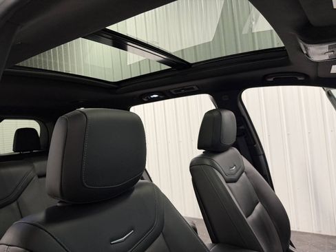 Used 2020 Cadillac XT6 Premium Luxury AWD/4WD image 29