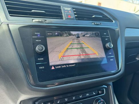 Used 2018 Volkswagen Tiguan SEL image 17