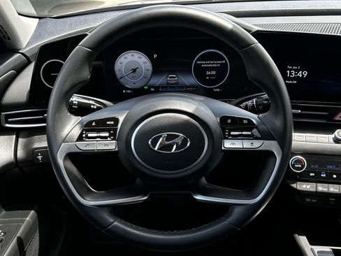 Used 2023 Hyundai Elantra Limited FWD image 14