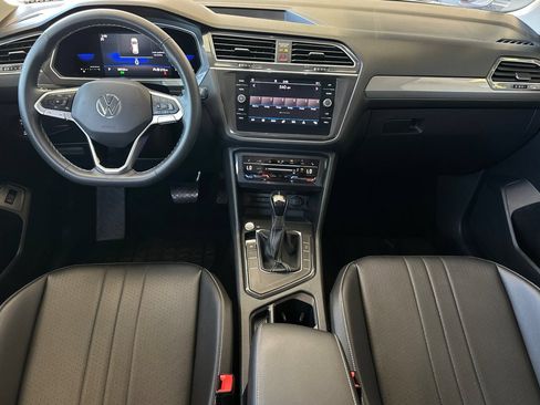 Used 2022 Volkswagen Tiguan SE FWD image 13