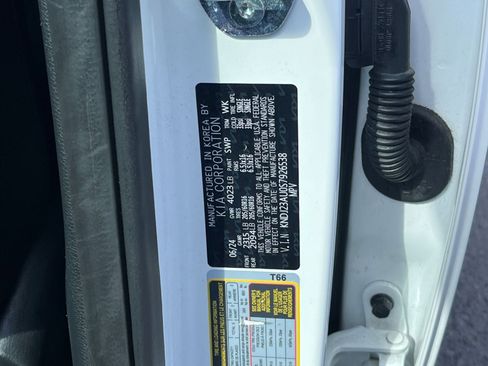 Used 2025 Kia Soul LX w/ LX Technology Package image 24