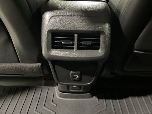 Used 2023 GMC Terrain SLT w/ Elevation Edition image 14