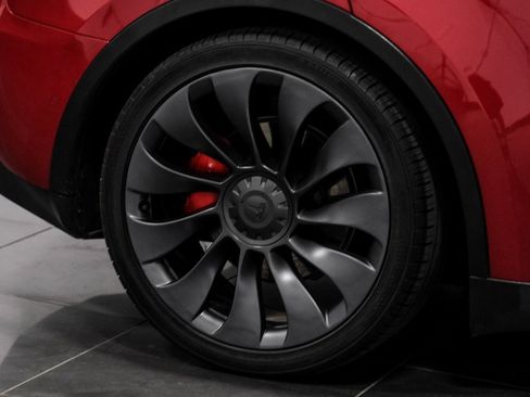 Used 2020 Tesla Model Y Long Range image 51