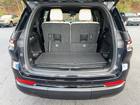 Used 2025 Jeep Grand Cherokee L Limited w/ Luxury Tech Group II image 30