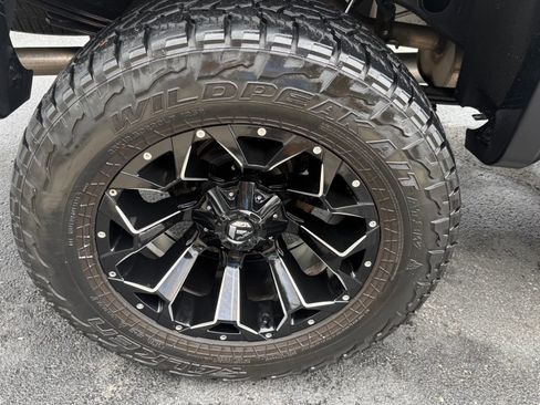 Used 2018 Chevrolet Silverado 1500 LTZ Z71 w/ Centennial Edition AWD/4WD image 27