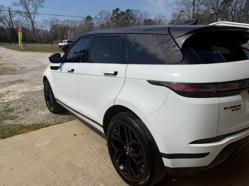 Used 2020 Land Rover Range Rover Evoque SE image 3