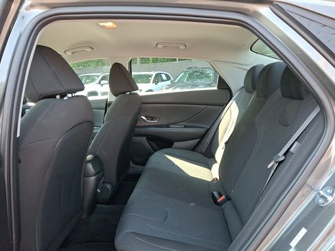 Certified 2026 Hyundai Elantra SE FWD image 10