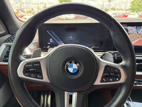 Used 2023 BMW X7 M60i AWD/4WD image 18