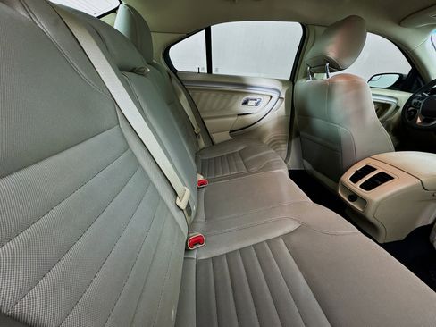 Used 2016 Ford Taurus SE image 25