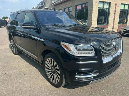 Used 2019 Lincoln Navigator Reserve image 3