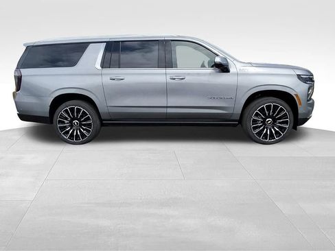 New 2026 Chevrolet Suburban High Country AWD/4WD image 2