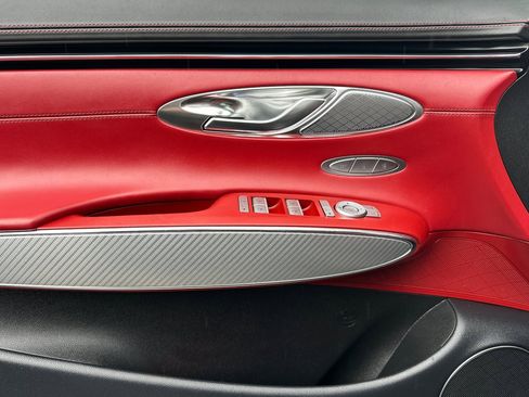 Used 2023 Genesis GV70 2.5T w/ Sport Prestige Package image 12