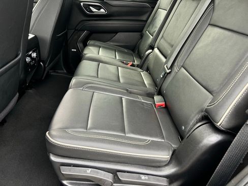 Used 2024 GMC Yukon SLT image 8