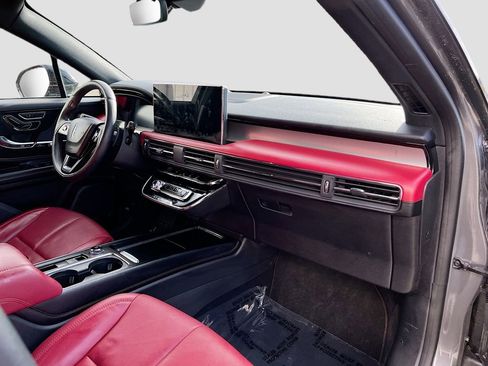 Used 2023 Lincoln Corsair Reserve w/ Equipment Group 202A image 32