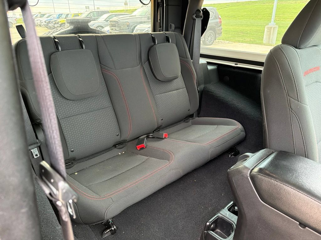 Used 2018 Jeep Wrangler Rubicon AWD/4WD image 15