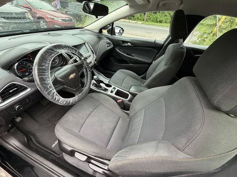 Used 2017 Chevrolet Cruze LS FWD image 21