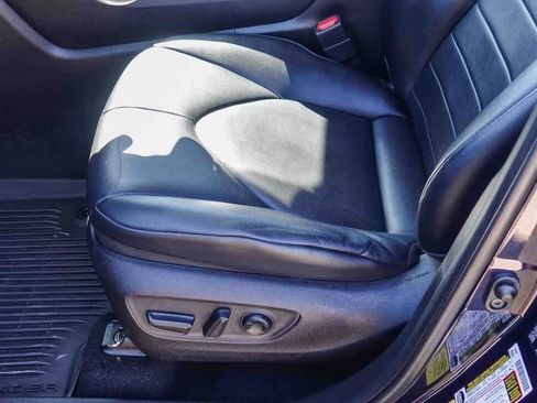 Used 2021 Toyota Highlander XLE image 19