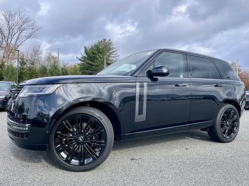 Certified 2025 Land Rover Range Rover SE image 35