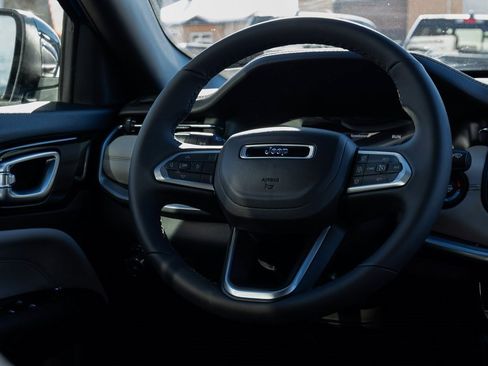 Used 2026 Jeep Compass Limited image 26