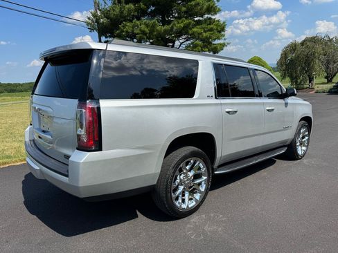 Used 2019 GMC Yukon XL SLE w/ Convenience Package AWD/4WD image 7