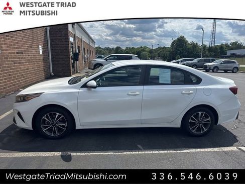 Used 2024 Kia Forte LXS FWD image 3
