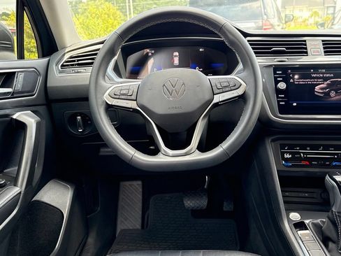 Used 2023 Volkswagen Tiguan SE FWD image 28