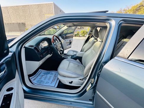Used 2006 Chrysler 300 Touring RWD image 10