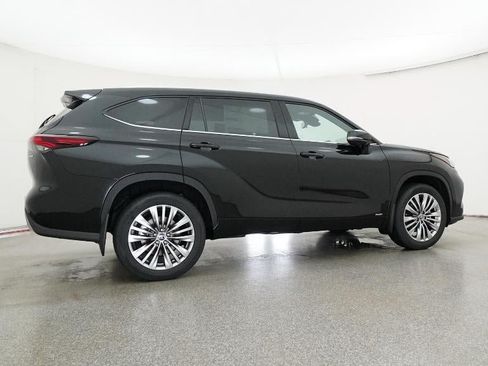 New 2026 Toyota Highlander Platinum AWD/4WD image 26