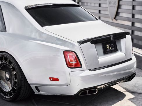 Used 2024 Rolls-Royce Phantom Sedan RWD image 15