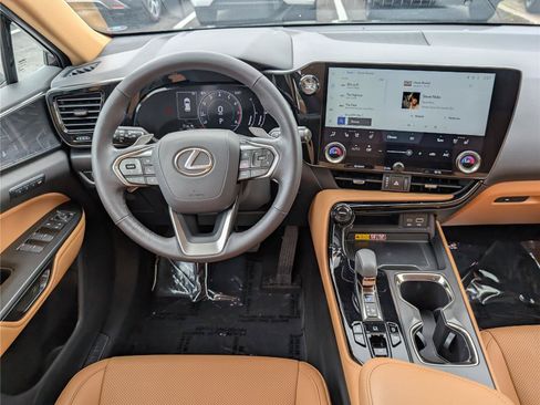 Certified 2025 Lexus NX 350 AWD w/ Accessory Package (2T) image 17