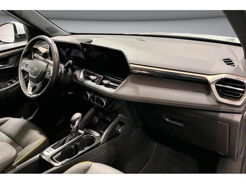 Used 2025 Chevrolet TrailBlazer ACTIV w/ Convenience Package FWD image 41